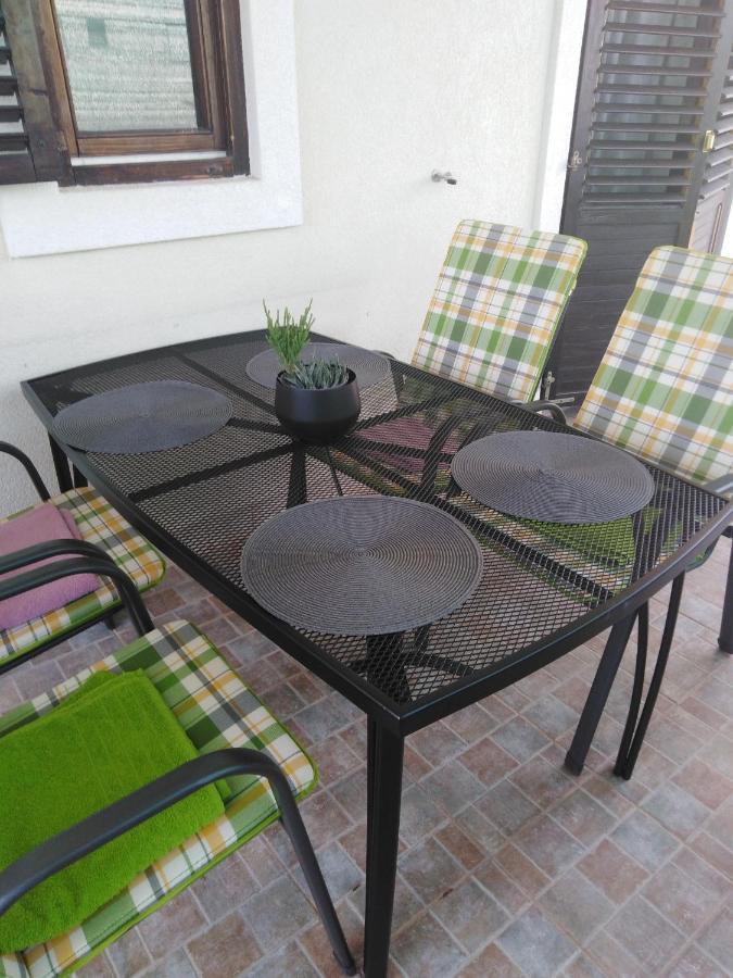 Apartman Irena With Terase End Private Parking Donji Okrug (Ciovo) Exterior foto