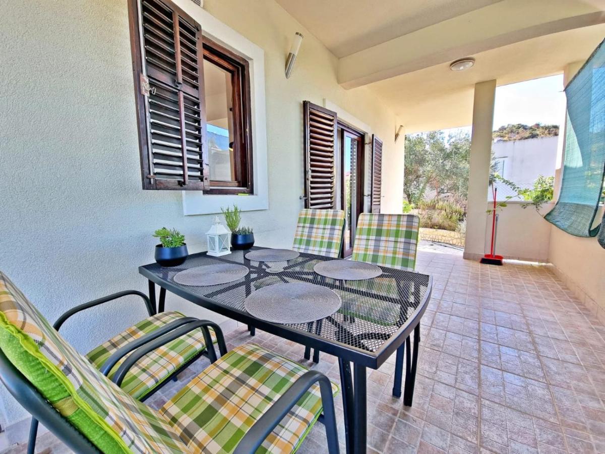 Apartman Irena With Terase End Private Parking Donji Okrug (Ciovo) Exterior foto