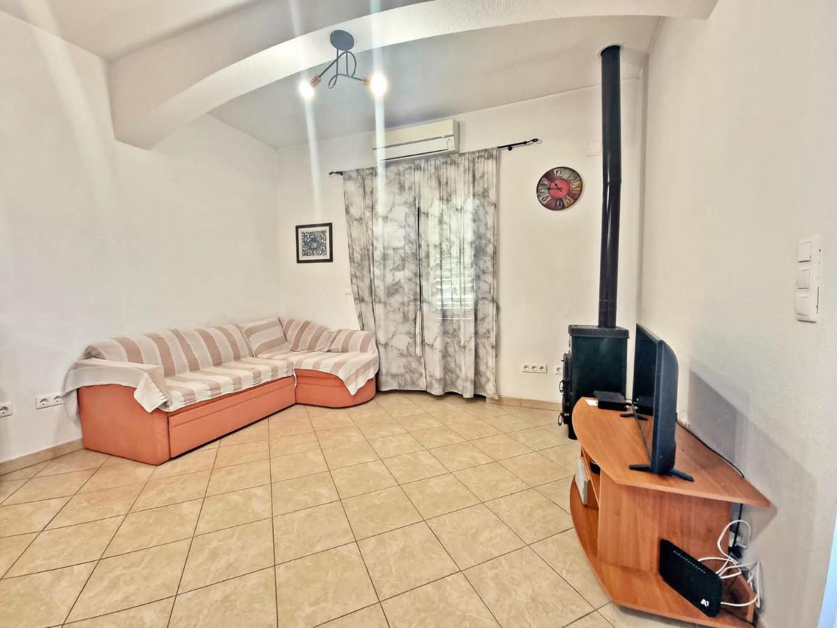 Apartman Irena With Terase End Private Parking Donji Okrug (Ciovo) Exterior foto